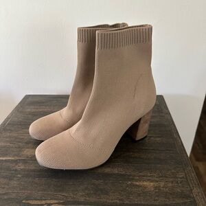 Mia brand stretchy Tan Ankle Boots Size 6 1/2
